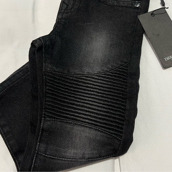 True Religion Geno Relaxed Slim Stretch Moto Jeans NWT - Picture 2 of 7